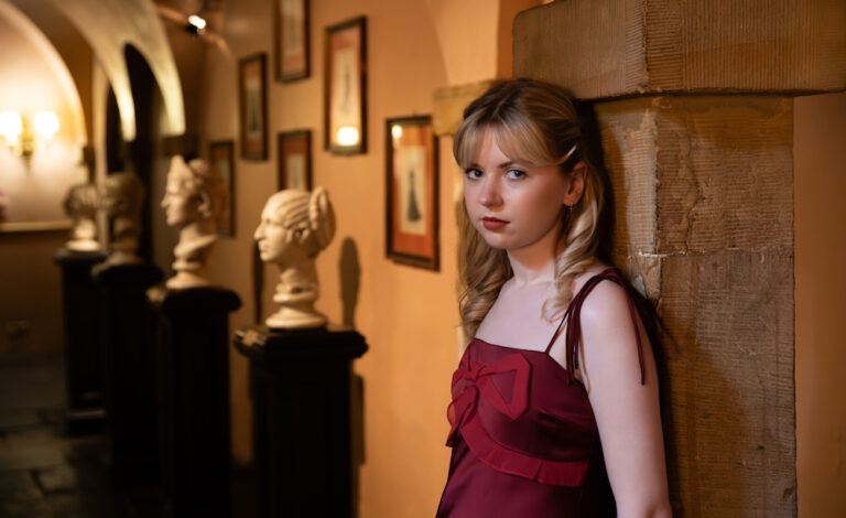 Isabel Maria press image for her single Ruin