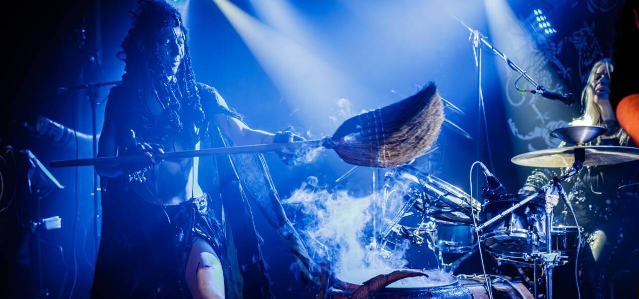 Satarial performing live