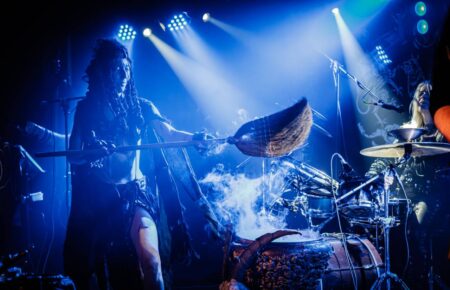 Satarial performing live